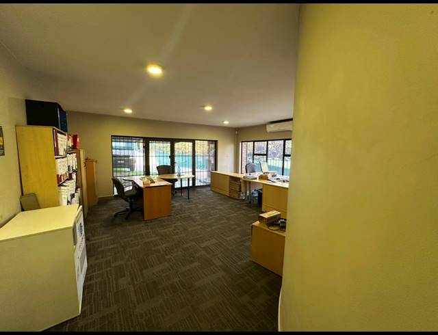 3,200M² WAREHOUSE FOR SALE IN JET PARK